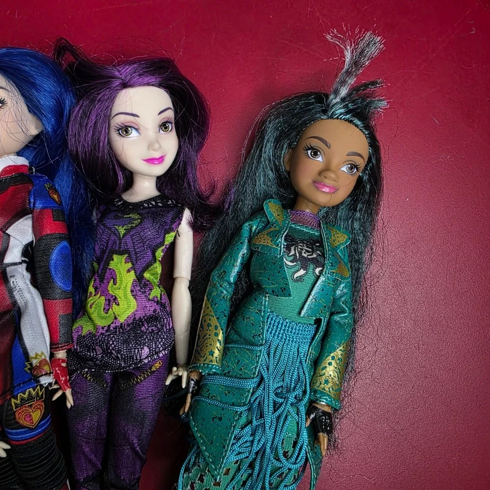 Disney descendants doll
